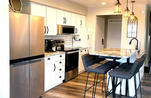 Huron Maison | Harborview 3-6-8 on Main