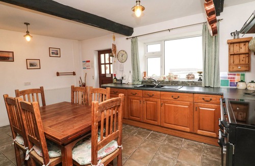 Watchet Maison | HARBOUR COTTAGE, pet friendly, character holiday cottage in Watchet
