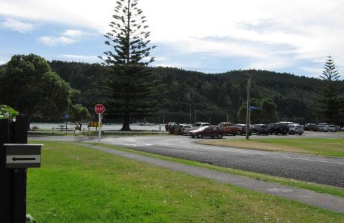 Whangamata Appartement | Harbour Inn