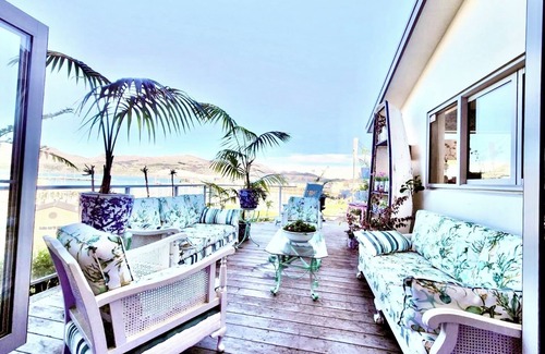 Lyttelton Maison | Harbour/marina views in Lyttelton, out door bath,15 mins from Christchurch