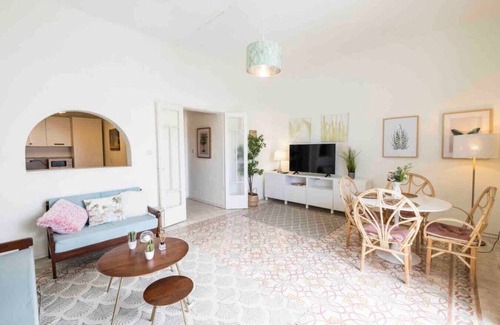 Senglea Appartement | Harbour view 2 bedroom apartment overlooking harbour