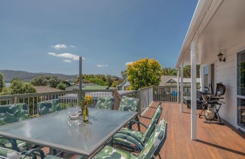 Pauanui Maison | Harbour View Haven - Pauanui Holiday Home