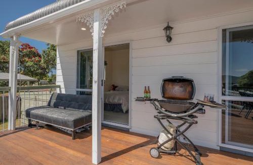 Pauanui Maison | Harbour View Haven - Pauanui Holiday Home