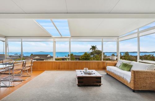 Maraetai Maison | Harbour View - Maraetai Holiday Home