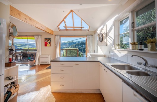 Akaroa Maison | Harbour Views - Akaroa Holiday Home