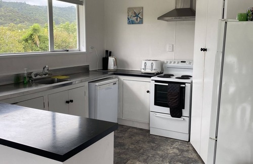 Coromandel Maison | Harbour views, close to town