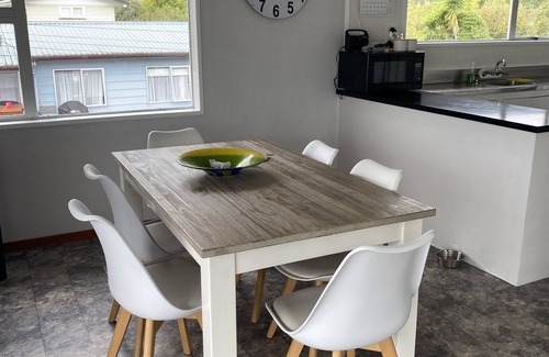 Coromandel Maison | Harbour views, close to town
