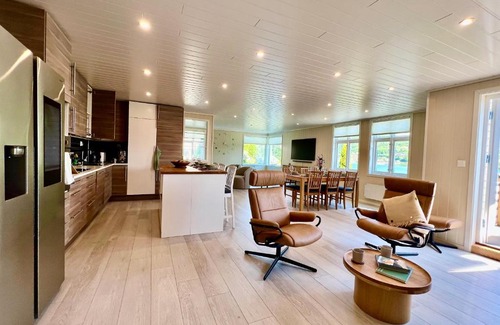 Oystese Maison | Hardangerfjord View - luxury fjord-side holiday home