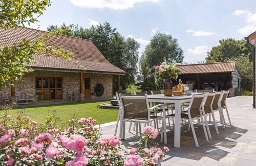 Bavikhove Maison | Harelbeke Retreat: Rural House with 5 Bedrooms