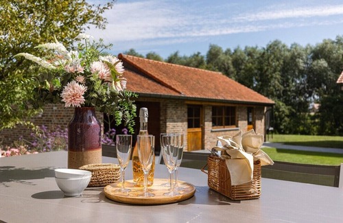 Bavikhove Maison | Harelbeke Retreat: Rural House with 5 Bedrooms