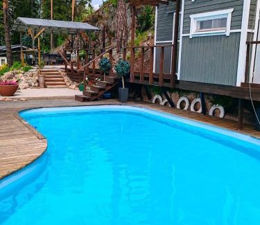 Tuusula Chalet De Ski | Harjula-vierasmaja, sauna ja allas Tuusulassa