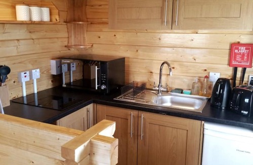 Caroy Cabine | Harlosh Log Cabins, Cabin No 1