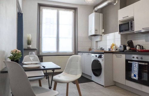 Verdun Appartement | Harmonie - Cosy Comfy 2Beds +50m² Central FastWiFi SmartTV55" PrimeVideo BBQ