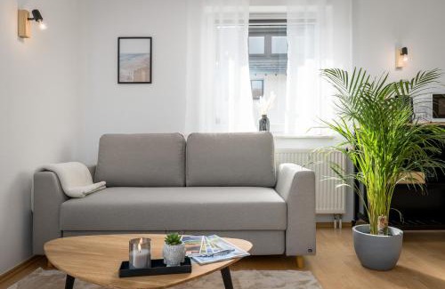 Edertal Appartement | Harmony: Edersee Apartment – Sperrmauer – Lounge