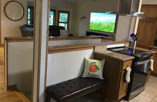 Baraboo Maison | Harmony House, spacious 5-bedrooms in downtown Baraboo near Devil's Lake Park