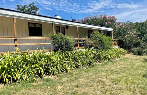 Smithville Maison | Harmony Pines - Stunning 3BR Retreat Center on 25 acres