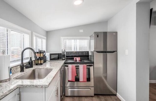 Downtown Columbus Maison | HARRISON STUDIO IN HEART OF COLUMBUS