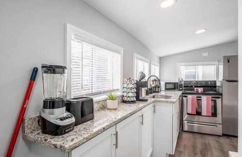 Downtown Columbus Maison | HARRISON STUDIO IN HEART OF COLUMBUS