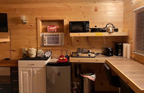 Town of Diana Cabine | Harrisville Love Shack - Secluded Retreat by RedAwning