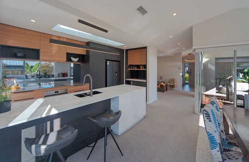 Richmond Maison | Hart Retreat - Bright, Modern Comfort in the Heart of Richmond