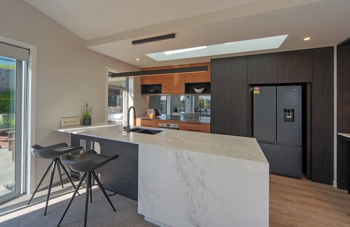 Richmond Maison | Hart Retreat - Bright, Modern Comfort in the Heart of Richmond