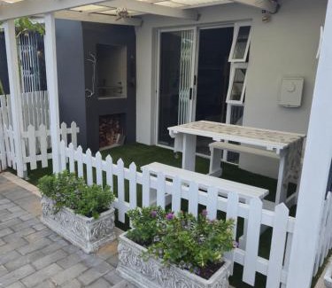 Hartenbos Appartement | Hartenbos Breakaway - LightHouse Cottage