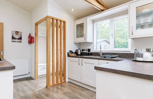 Newton St Loe Chalet De Ski | Hartfield Watersedge Lodge