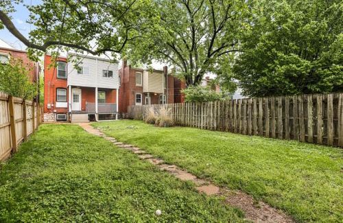 Tower Grove South Maison | Hartford Stylish 5BR Near Downtown With Private Backyard