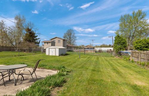 Winnebago Maison | Harvest Haven- Cozy Downtown Winnebago Retreat