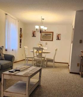 Cambria Appartement | Harvest Haven's Sunflower Serenity
