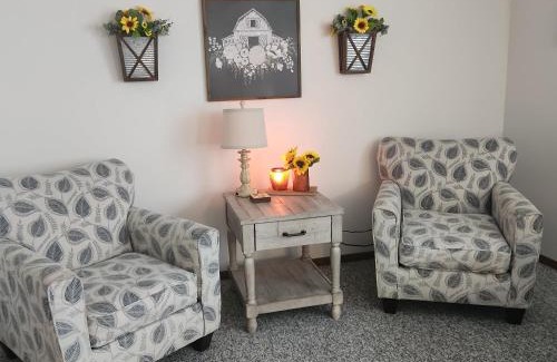 Cambria Appartement | Harvest Haven's Sunflower Serenity