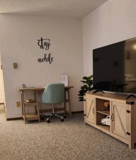 Cambria Appartement | Harvest Haven's Sunflower Serenity