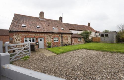 Barney Maison | Harvey Cottage