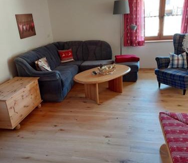 Alterschrofen Appartement | Haus Alpenrose