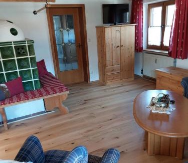 Alterschrofen Appartement | Haus Alpenrose