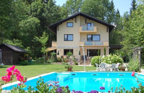 Finkenstein am Faaker See Appartement | Haus am Wald