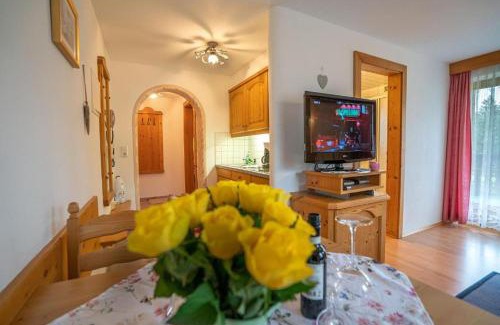 Leutasch Appartement | Haus am Waldrand