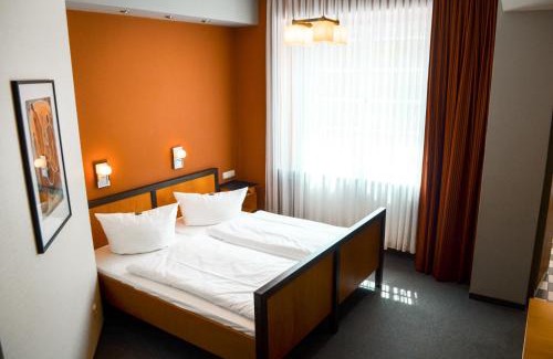 Probstzella-Lehesten-Marktgolitz Hôtel | Haus des Volkes - Das Bauhaushotel