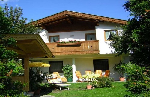 Aschau Im Zillertal Appartement | Haus Guenther, vacation apartment for families, couples or singles.