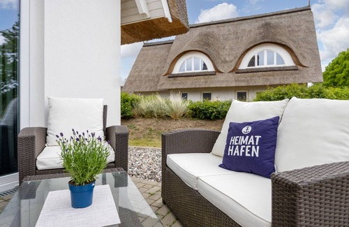 Am Salzhaff Cottage | Haus Heimathafen with fireplace, sauna and sea view, OFC 35 - Haus Heimathafen with