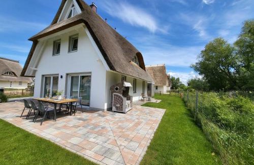 Am Salzhaff Maison | Haus "Hygge" mit Kamin, Sauna, Whirpool, Garten OFC 19