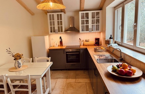 Strpacici Maison | Haus Kisic - maison de vacances, entouré par 2000 mètres carrés de nature intacte