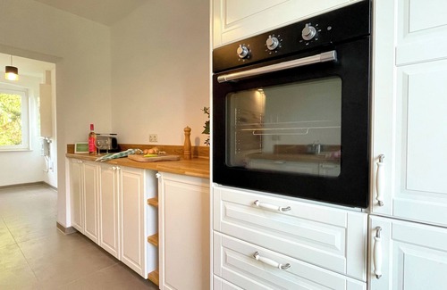 Am Salzhaff Maison | "Haus Landgang" for nature lovers, close to the beach, quiet, with a large garden