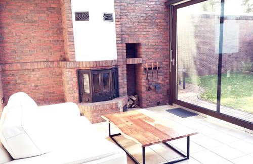Esens Appartement | Haus Meereswind, 3xSchlafzimmer Wintergarten Garten Badewanne