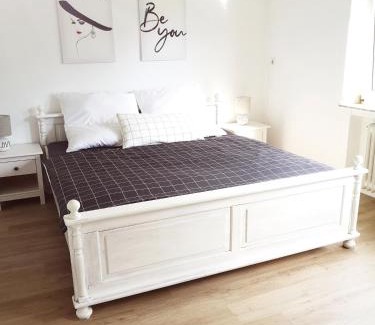 Esens Appartement | Haus Meereswind, 3xSchlafzimmer Wintergarten Garten Badewanne