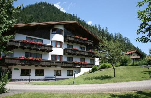 Elbigenalp Appartement | Haus Montana