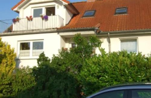 Bad Doberan Appartement | Haus Ostseesprung - Fewo Victoria im Souterrain mit Terrasse und gem Garten