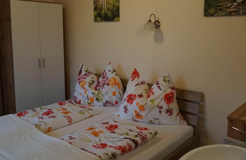 Windischgarsten Appartement | Haus Pyhrgasblick - Doppelzimmer, Toilette und Bad/dusche Getrennt, 1