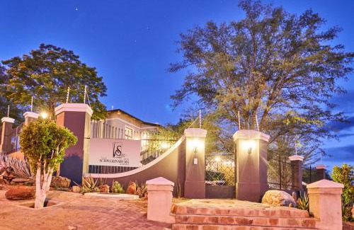 Klein Windhoek Maison | Haus Schwerinsburg Guest House