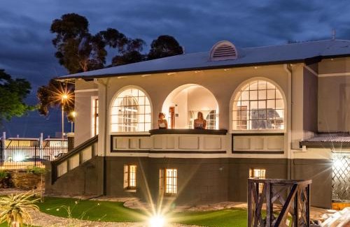 Klein Windhoek Maison | Haus Schwerinsburg Guest House
